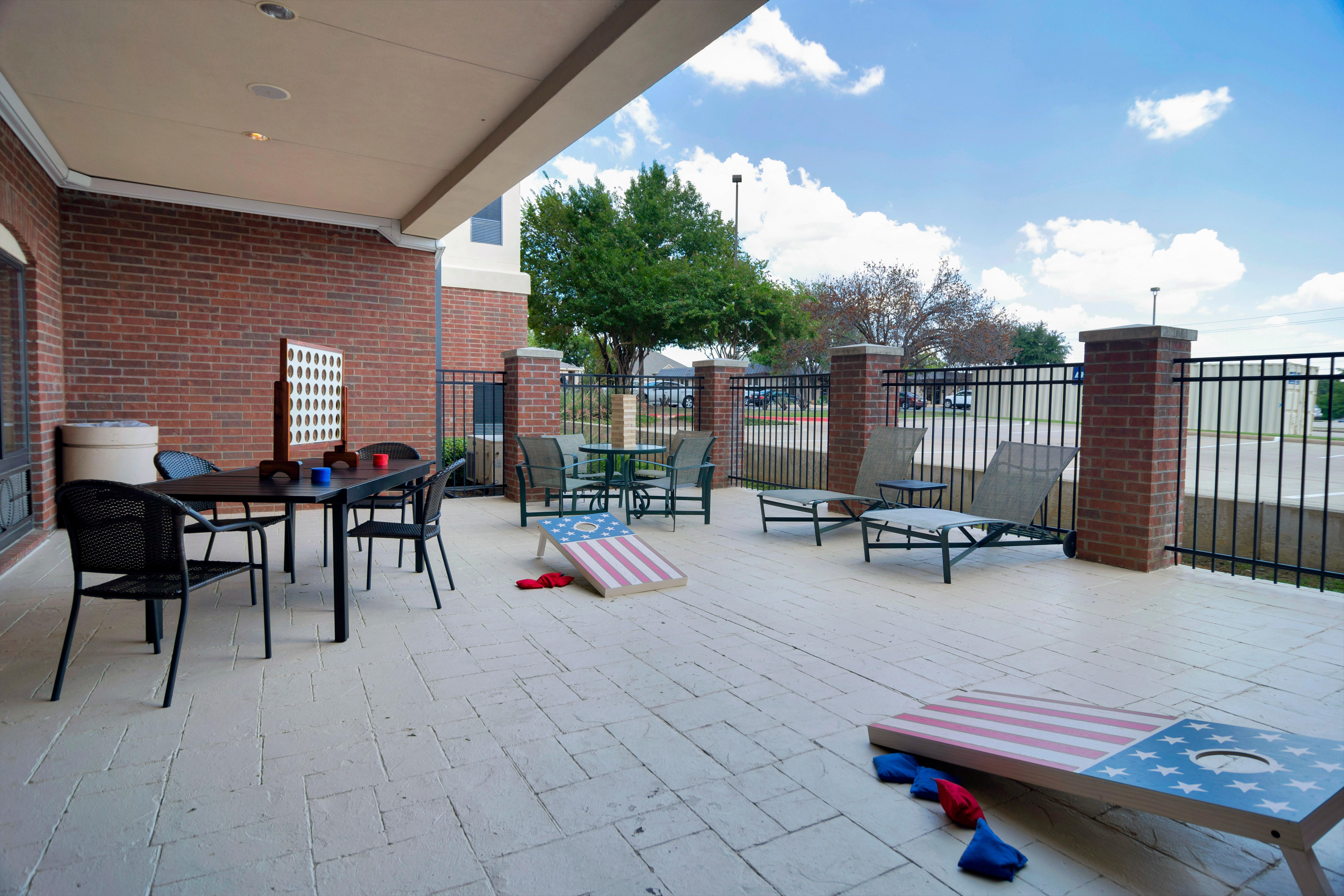 Holiday Inn Express Hotel & Suites Dfw West - Hurst By Ihg Exterior foto